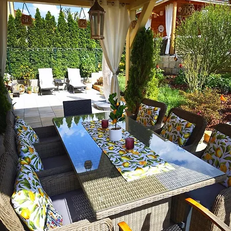 Ferienhaus Kesselsdorf Mit Sauna Und Jacuzzi Vakantiehuis *